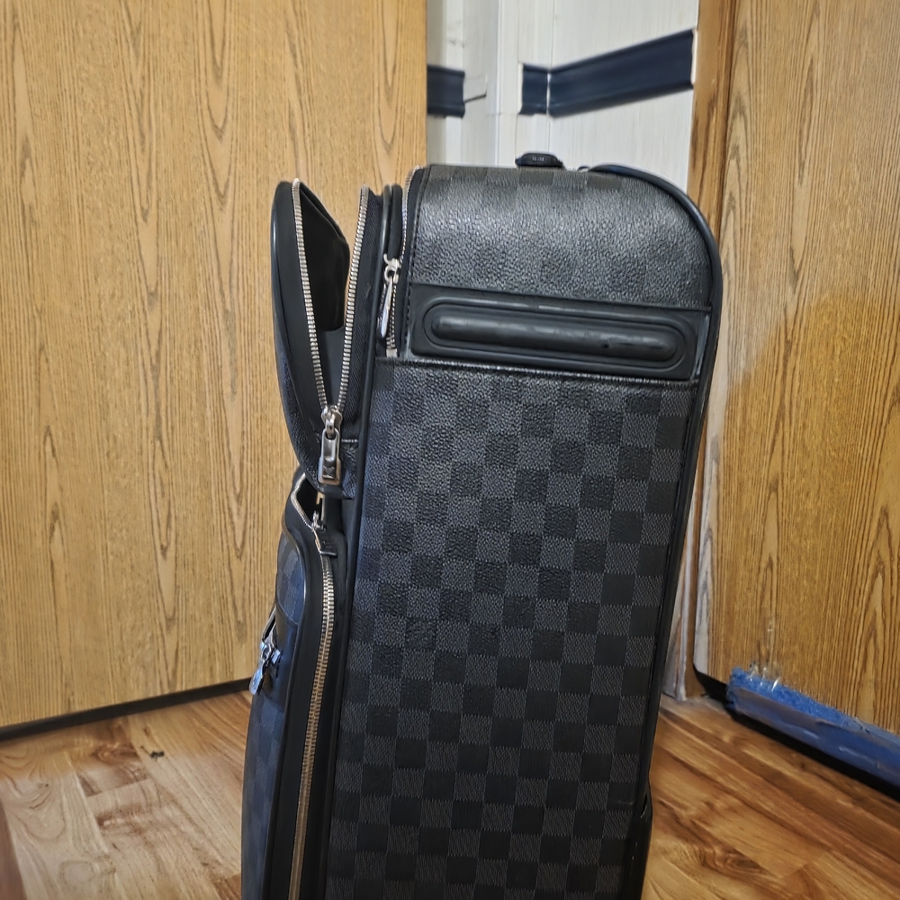 Louis Vuitton Black and Gray Checkered Travel Bag - Picture 4 of 5